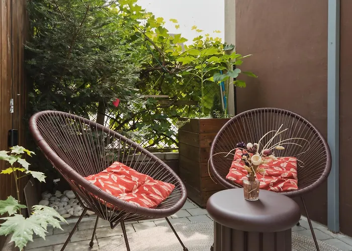 Pretty Jolie Romantic Getaway